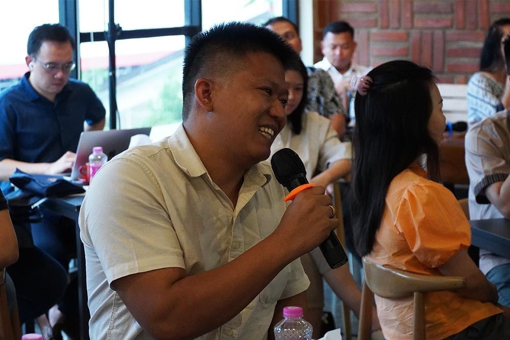 sesi-tanya-jawab-peserta-dalam-talkshow-who-am-i-in-this-business.jpg